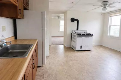 45 Laurel St, Leominster, MA 01453 - Photo 9