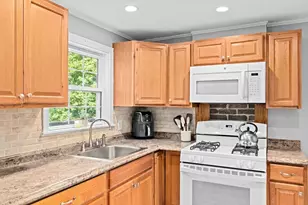 33 Bishop Rd, Quincy, MA 02170 - Photo 5