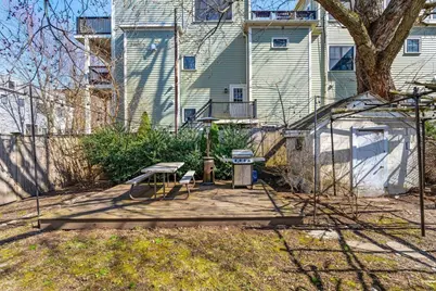 213 Cedar St, Somerville, MA 02145 - Photo 35