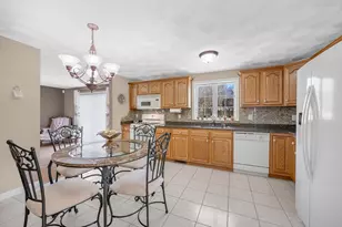 15 Meadow Dr, Lowell, MA 01854 - Photo 5
