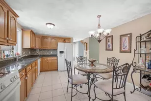 15 Meadow Dr, Lowell, MA 01854 - Photo 7