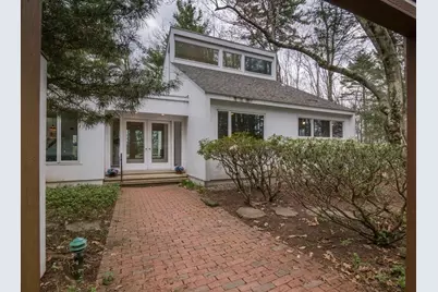 43 Morgan Cir, Amherst, MA 01002 - Photo 1