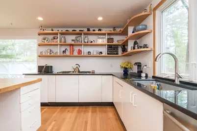 43 Morgan Cir, Amherst, MA 01002 - Photo 17