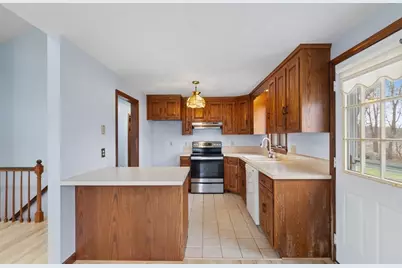 35 Ravenna Avenue, Salem, MA 01970 - Photo 9