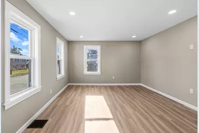 73 Giford Ave, Dartmouth, MA 02747 - Photo 7