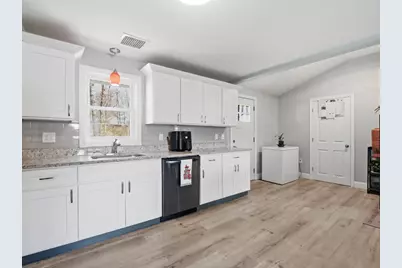 161 Keswick Rd, Brockton, MA 02302 - Photo 5