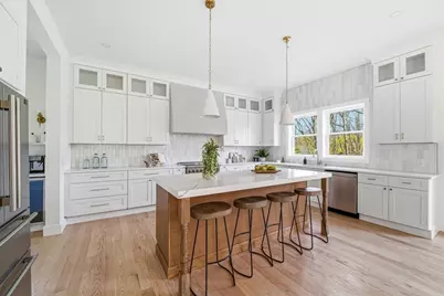 16 Hillside Park, Melrose, MA 02176 - Photo 3