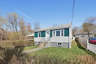 47 Willow St, Woburn, MA 01801 - Photo 3