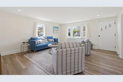 47 Willow St, Woburn, MA 01801 - Photo 15