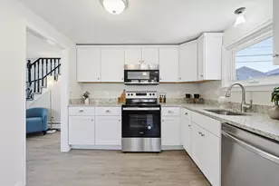 81 Winthrop Pkwy, Revere, MA 02151 - Photo 3