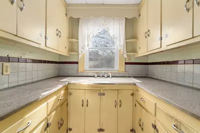 73 Taylor St, Quincy, MA 02170 - Photo 15