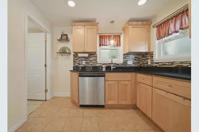 15 Verdmont Ave, Lynn, MA 01904 - Photo 5