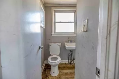 135 Snell St, Fall River, MA 02721 - Photo 11