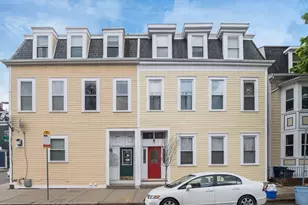 546 E 8th St, Boston, MA 02127 - Photo 17