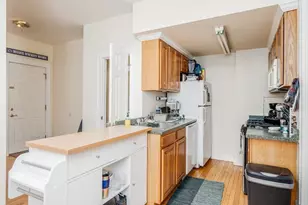 546 E 8th St, Boston, MA 02127 - Photo 5
