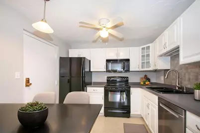 211 West St #4B, Quincy, MA 02169 - Photo 3
