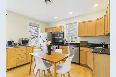 9 Mullins Ct #2B, Cambridge, MA 02141 - Photo 5