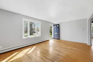 26 Haskell St, Agawam, MA 01001 - Photo 11