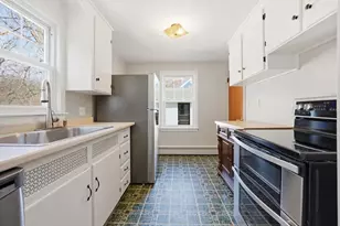 26 Haskell St, Agawam, MA 01001 - Photo 3