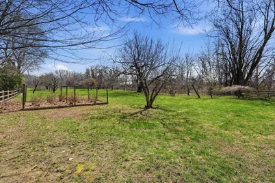 36 West St, Hadley, MA 01035 - Photo 37