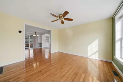 9 Photine Dr, Lowell, MA 01854 - Photo 5