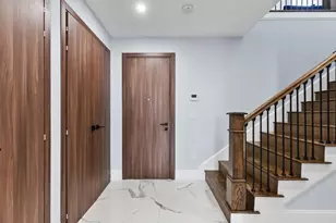 32 Pearl St, Boston, MA 02125 - Photo 17