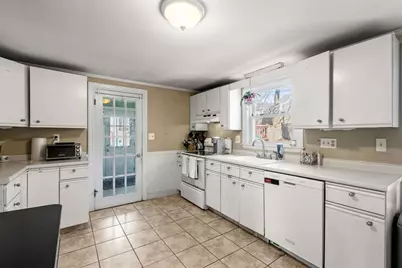 35 Macarthur Rd, Beverly, MA 01915 - Photo 7