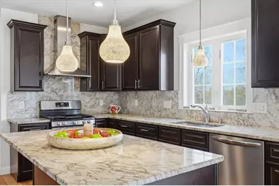 39 Iadarola Ave, Milford, MA 01757 - Photo 9