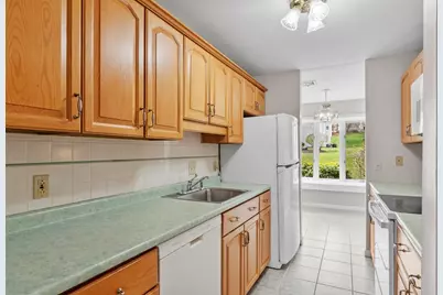 93 Oakwood Lane #93, Worcester, MA 01604 - Photo 3