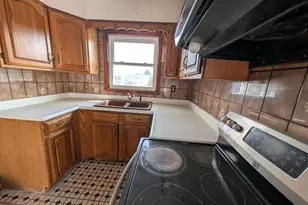 106 Cypress Ave, Tiverton, RI 02878 - Photo 5
