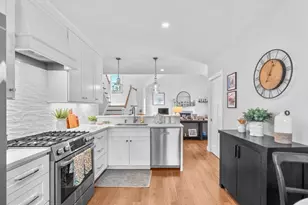 24 Cobblestone Cir, Mashpee, MA 02649 - Photo 15