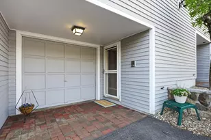 914 Sherwood Forest Ln, Saugus, MA 01906 - Photo 3