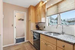 914 Sherwood Forest Ln, Saugus, MA 01906 - Photo 9
