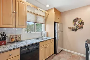 914 Sherwood Forest Ln, Saugus, MA 01906 - Photo 7