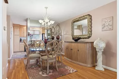 914 Sherwood Forest Lane #914, Saugus, MA 01906 - Photo 5