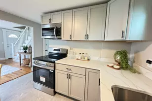 26 Hobson St, Methuen, MA 01844 - Photo 5