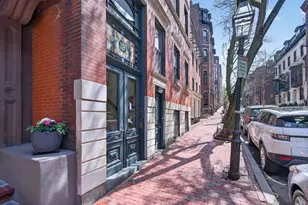 18 Hancock St, Boston, MA 02114 - Photo 1