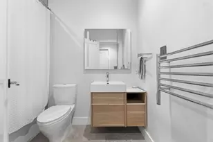 708 E 6th St, Boston, MA 02127 - Photo 9