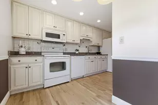 25 Essex Green Ln, Peabody, MA 01960 - Photo 19