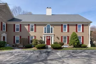 25 Essex Green Ln, Peabody, MA 01960 - Photo 3