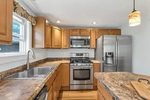478 Fall River Ave, Seekonk, MA 02771 - Photo 3