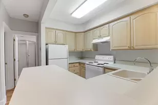 34 Sumner Ave, Springfield, MA 01108 - Photo 9