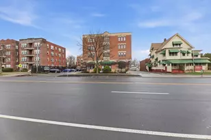 34 Sumner Ave, Springfield, MA 01108 - Photo 3