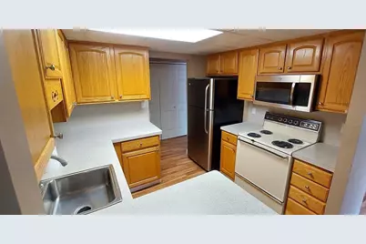 2 Ledgewood Way #7, Peabody, MA 01960 - Photo 3