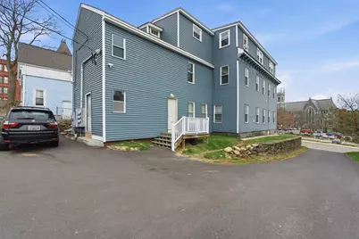 34 Irving St, Worcester, MA 01609 - Photo 7