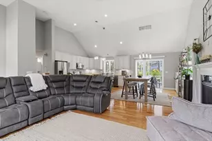19 Progress Ave, Dudley, MA 01571 - Photo 9