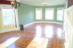 7 Grand St, Reading, MA 01867 - Photo 3