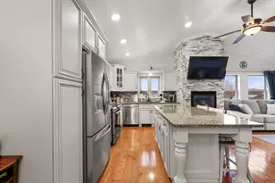 200 Narragansett Ave, Lanesborough, MA 01237 - Photo 7