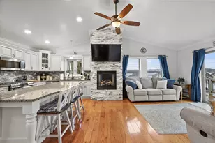 200 Narragansett Ave, Lanesborough, MA 01237 - Photo 11