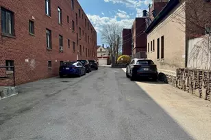 8 Ashland St, Worcester, MA 01609 - Photo 37